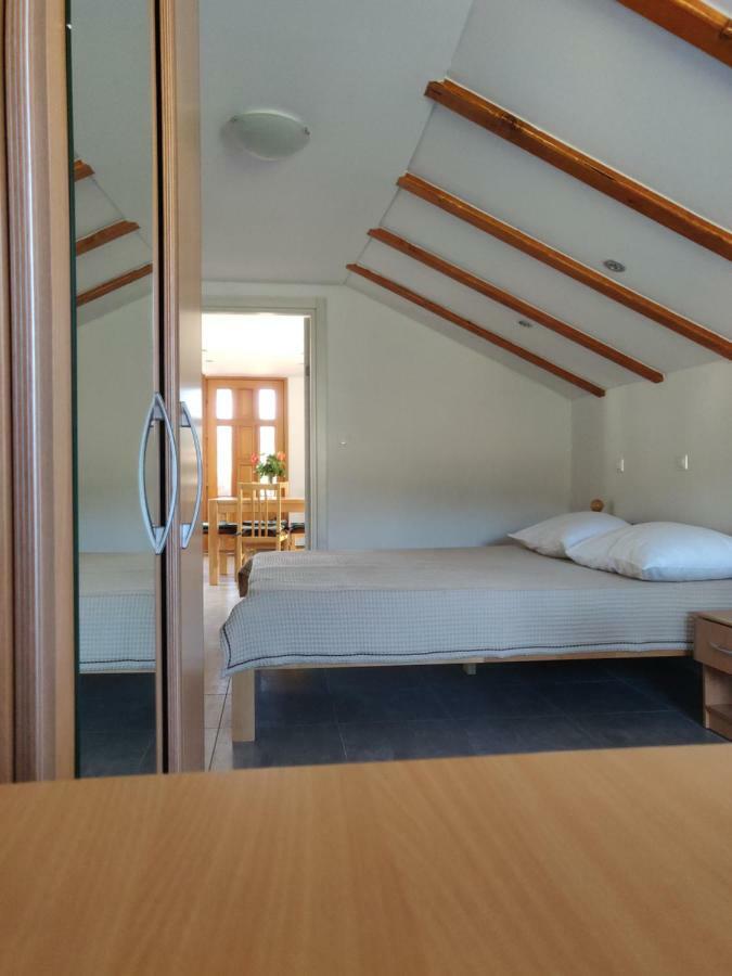 Guest House Maslina Vinišće Екстериор снимка