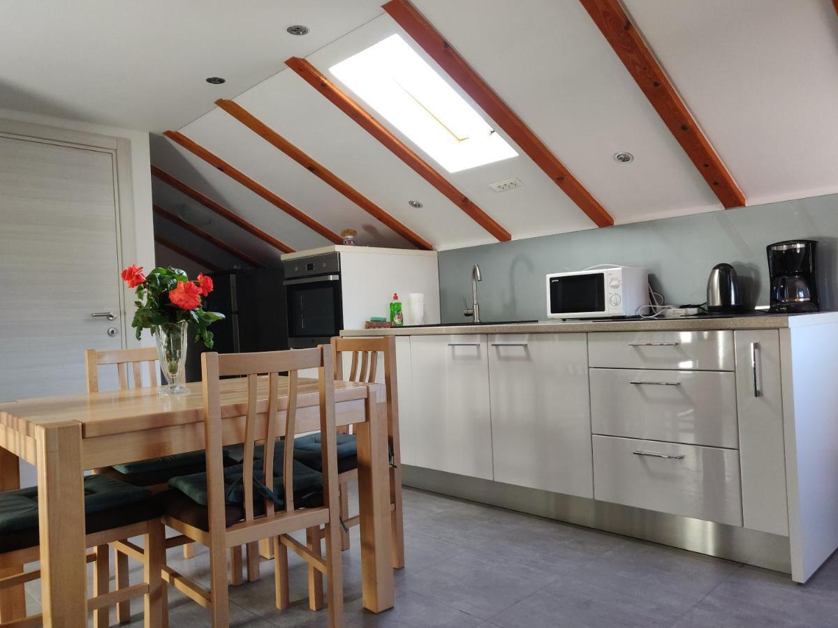 Guest House Maslina Vinišće Екстериор снимка