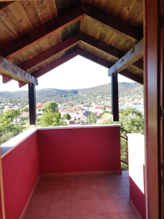 Guest House Maslina Vinišće Екстериор снимка