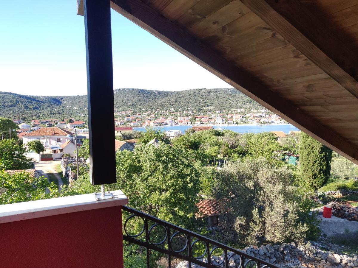 Guest House Maslina Vinišće Екстериор снимка