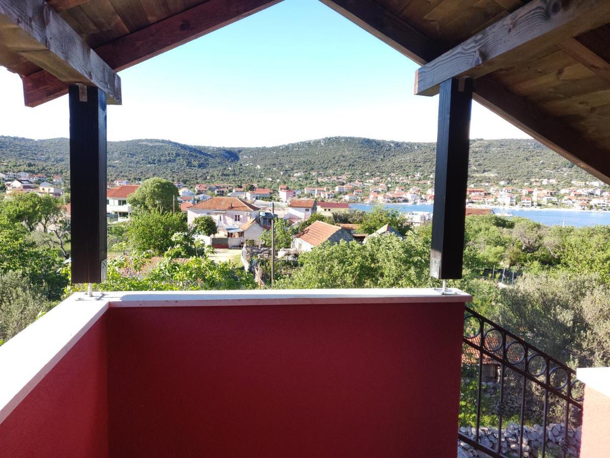 Guest House Maslina Vinišće Екстериор снимка